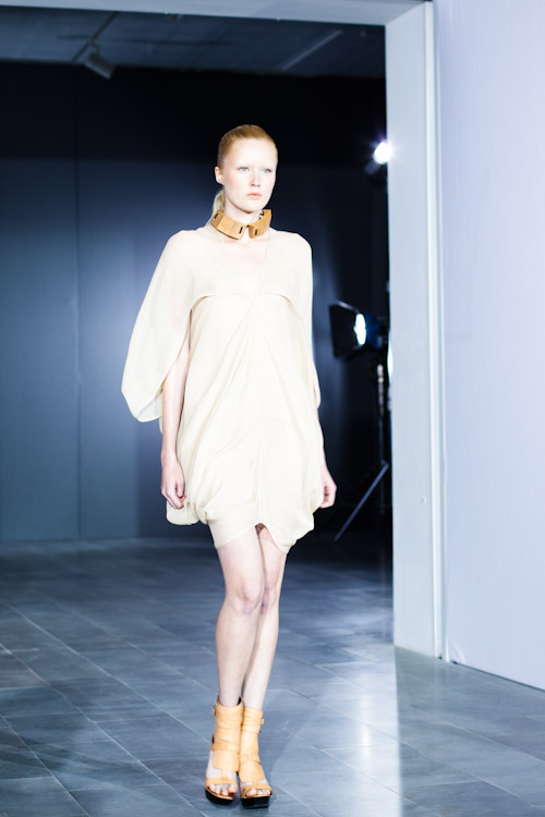 V Ave Shoe Repair SS12 Mercedes Benz Fashionweek Stockholm-1