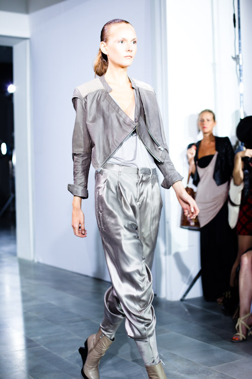 V Ave Shoe Repair SS12 Mercedes Benz Fashionweek Stockholm-11