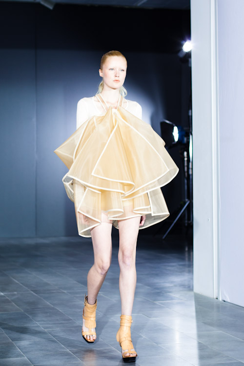 V Ave Shoe Repair SS12 Mercedes Benz Fashionweek Stockholm-12