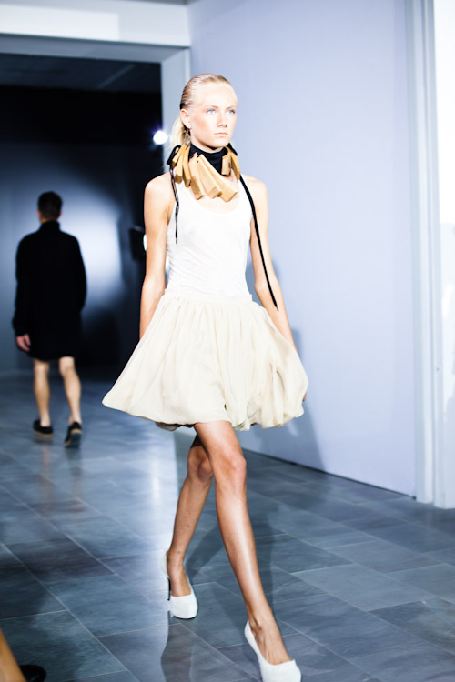 V Ave Shoe Repair SS12 Mercedes Benz Fashionweek Stockholm-4