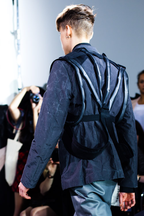 110809 V Ave Shoe Repair SS12 Mercedes Benz Fashionweek Stockholm-6